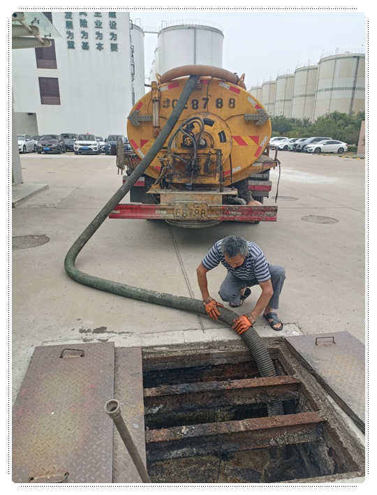 向阳隔油池清掏